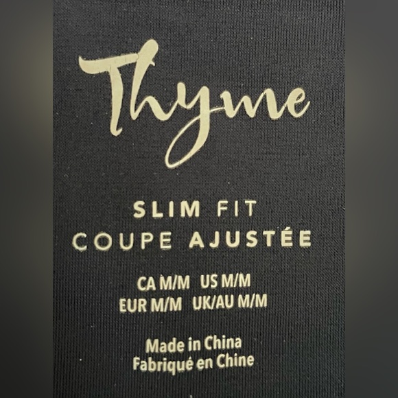 Size M Thyme Maternity denim shorts - Picture 2 of 3